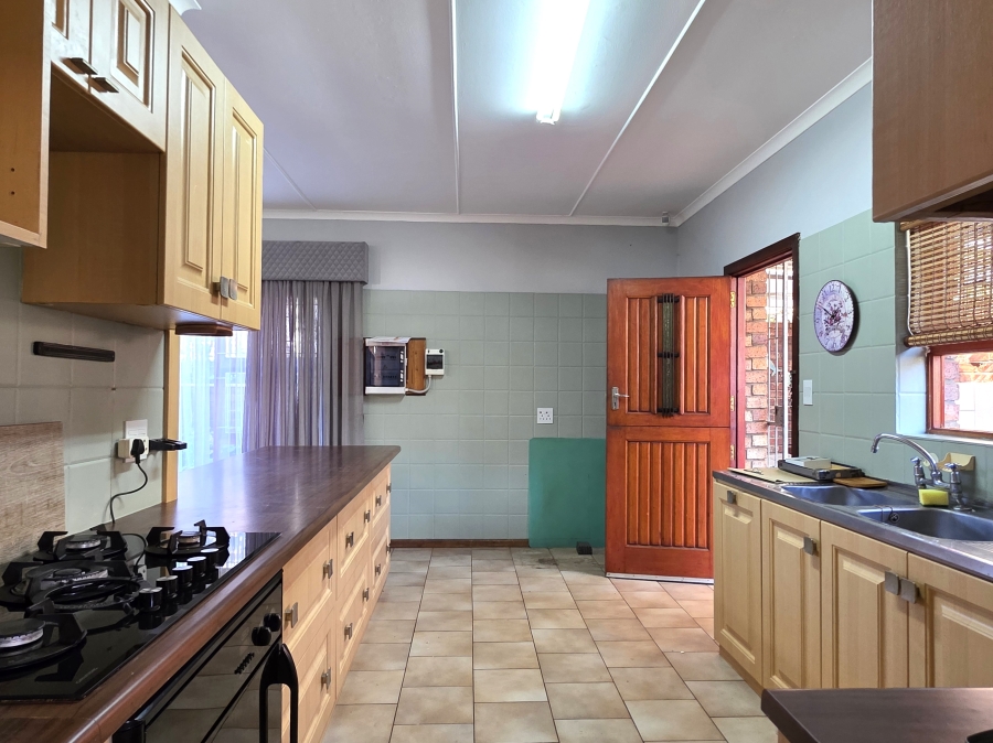 4 Bedroom Property for Sale in Wavecrest Eastern Cape